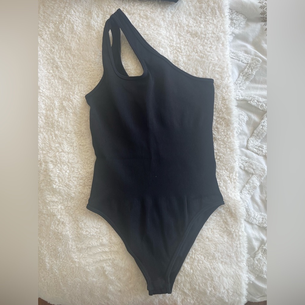 Amazon Black Ribbed One Shoulder Bodysuit Size Medium